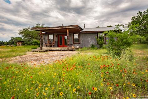 2925 County Road 361 Utopia TX 78884