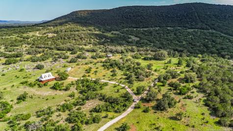 2925 County Road 361 Utopia TX 78884