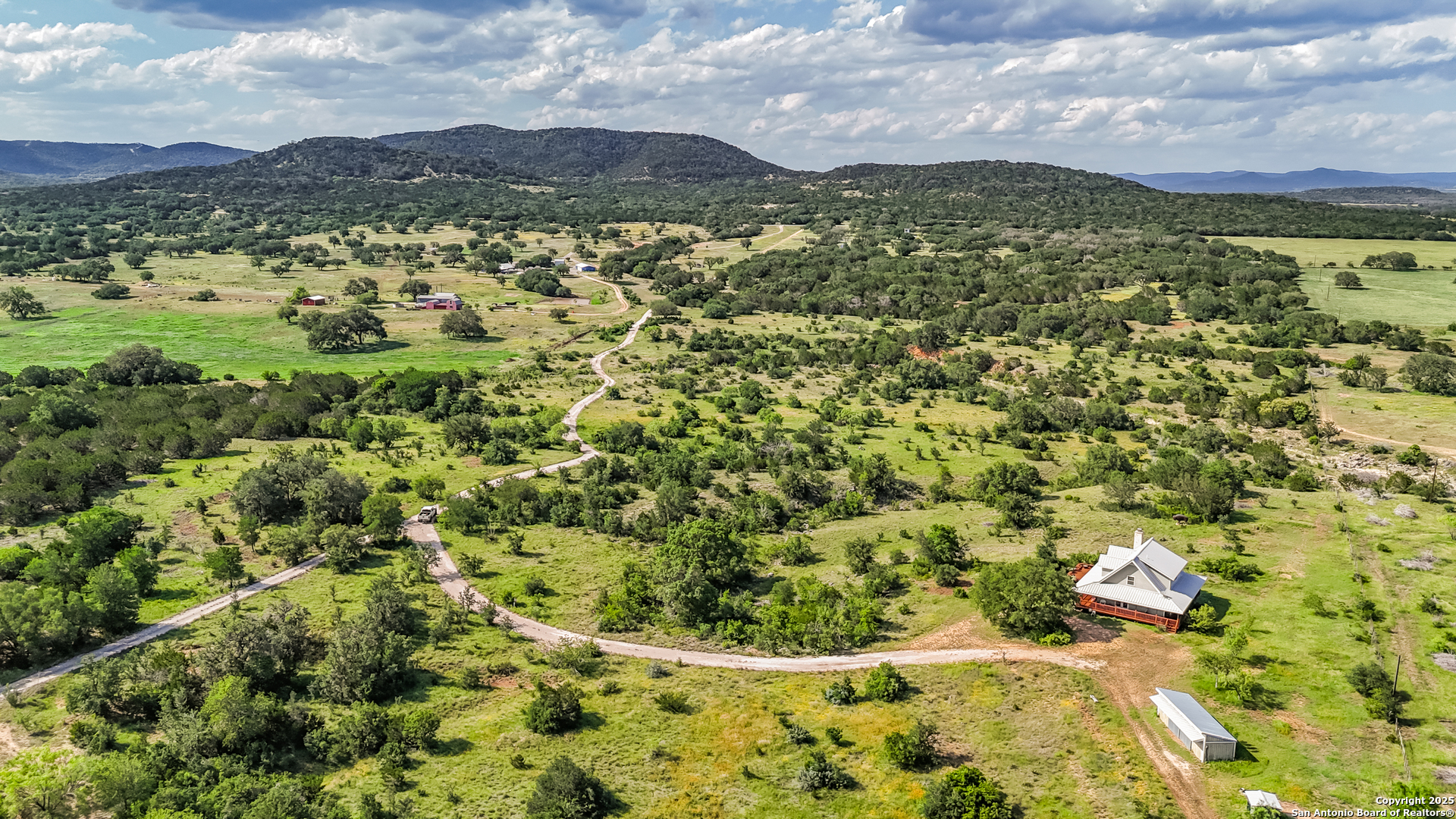 2925 County Road 361 Utopia TX 78884