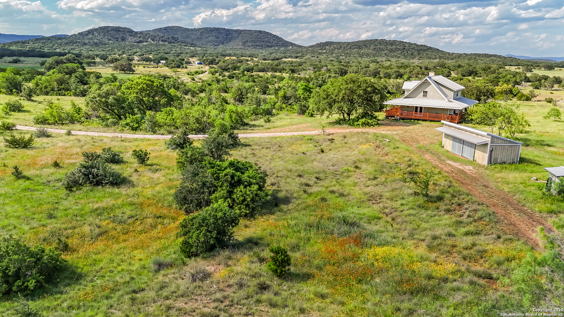 2925 County Road 361 Utopia TX 78884