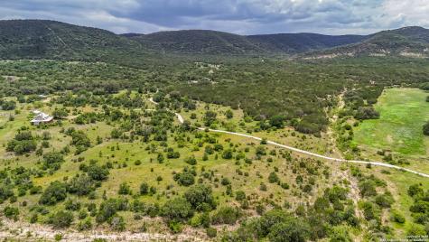 2925 County Road 361 Utopia TX 78884