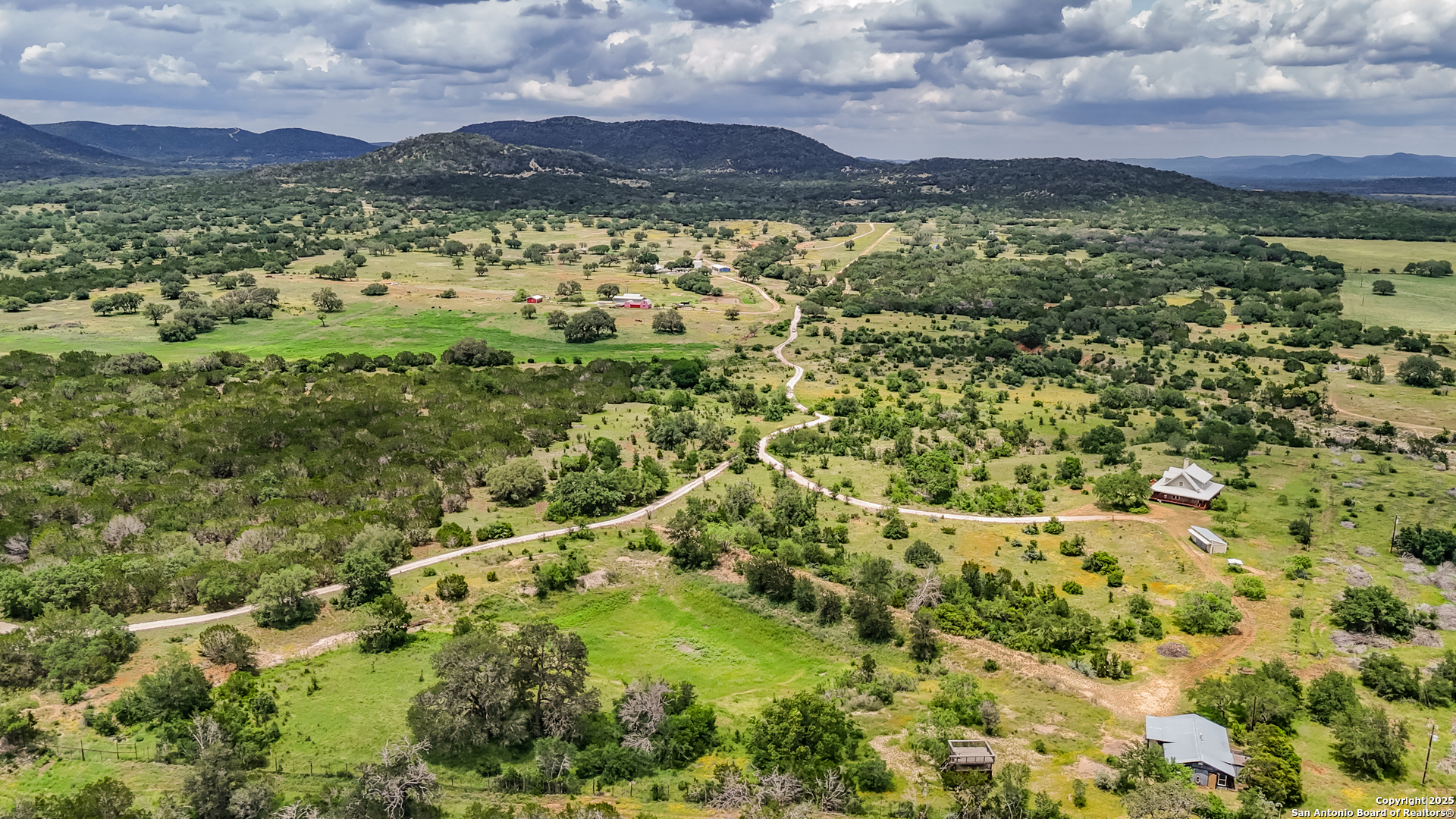 2925 County Road 361 Utopia TX 78884