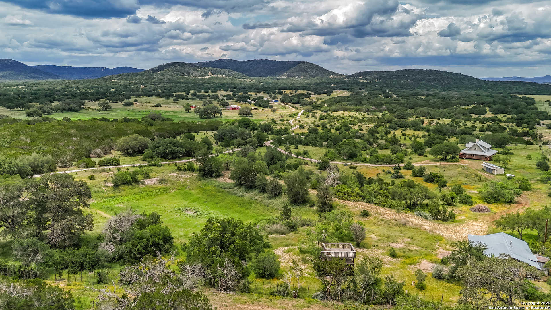 2925 County Road 361 Utopia TX 78884