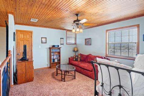 2925 County Road 361 Utopia TX 78884