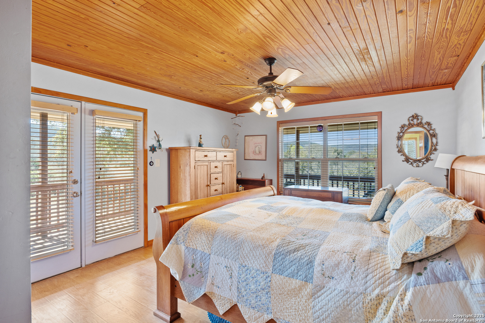 2925 County Road 361 Utopia TX 78884