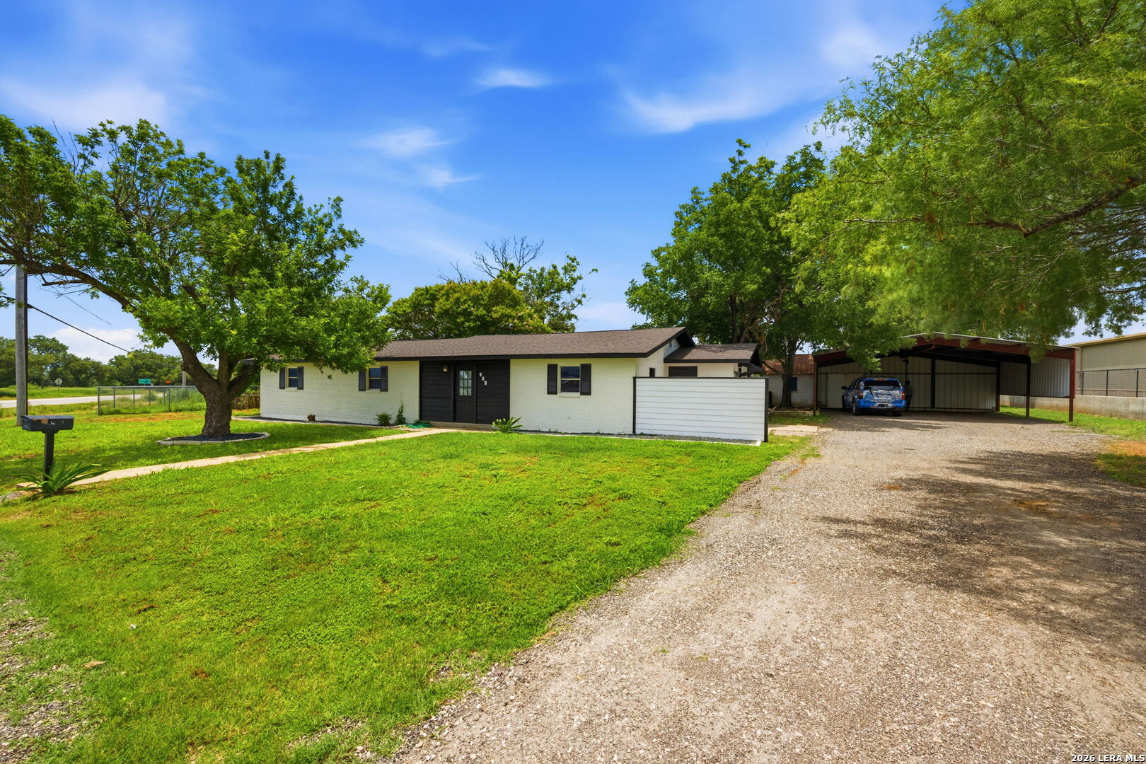 208 S State Highway 16 Jourdanton TX 78026