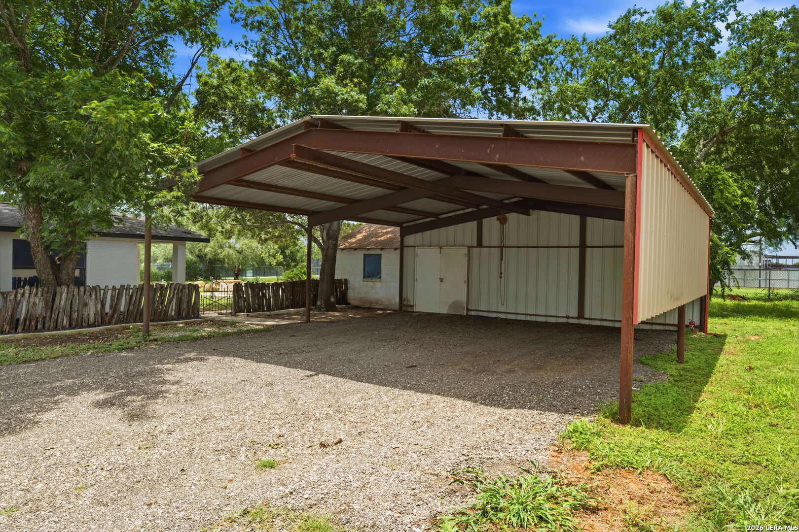 208 S State Highway 16 Jourdanton TX 78026