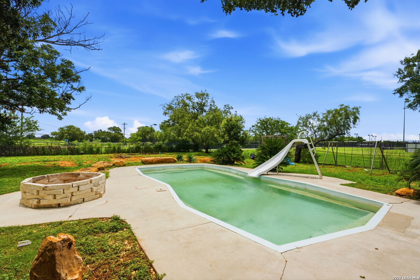 208 S State Highway 16 Jourdanton TX 78026