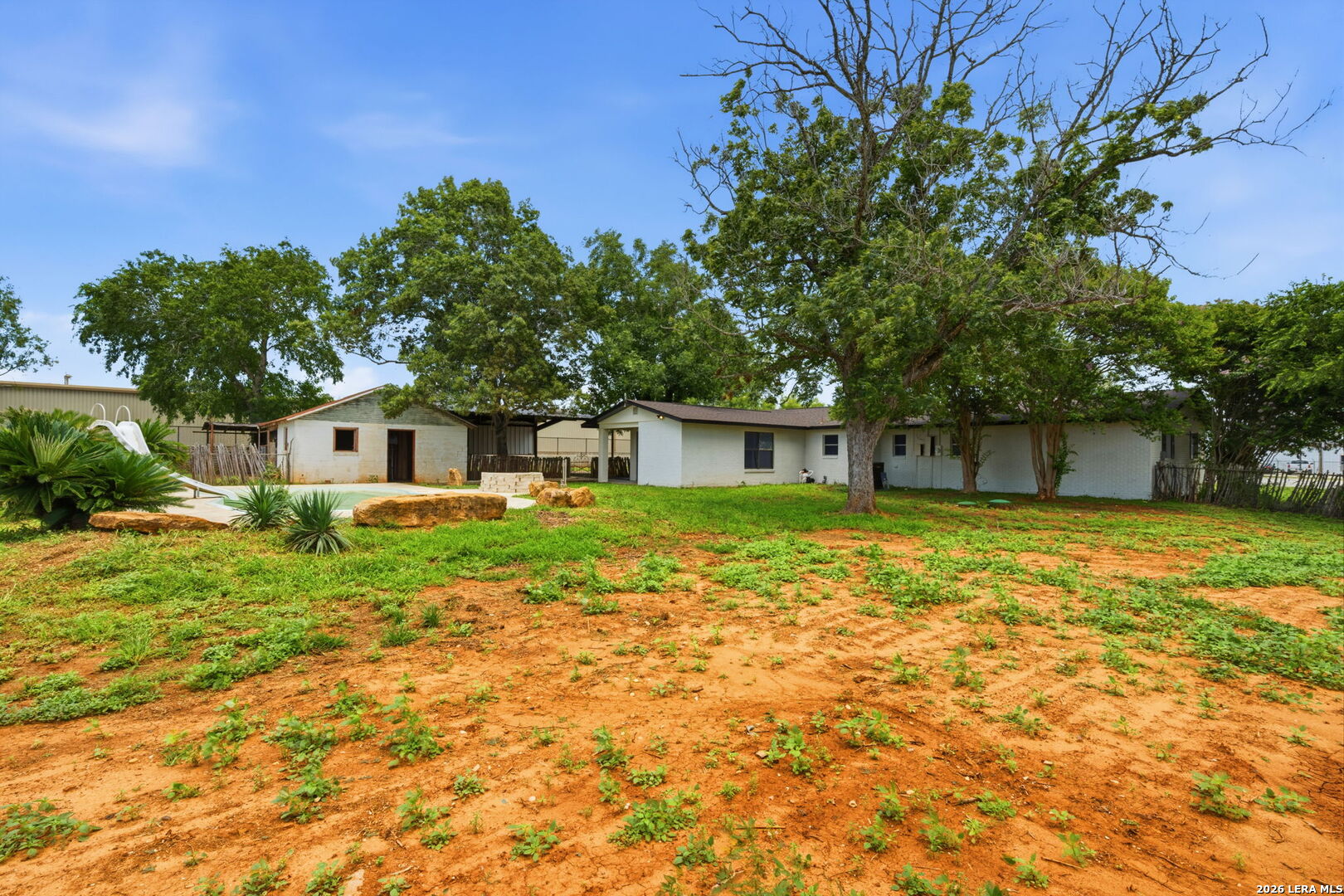 208 S State Highway 16 Jourdanton TX 78026