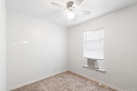 433 Azucena Street San Antonio TX 78237