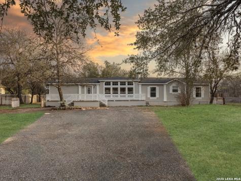 3938 Cannon Wood Elmendorf TX 78112