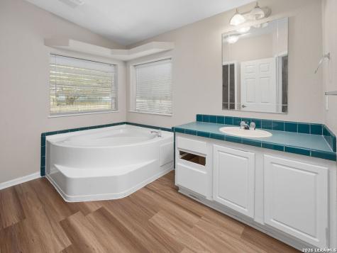 3938 Cannon Wood Elmendorf TX 78112
