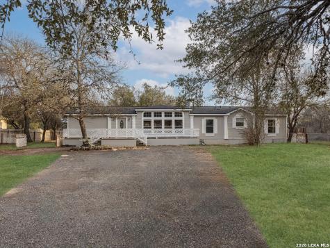 3938 Cannon Wood Elmendorf TX 78112