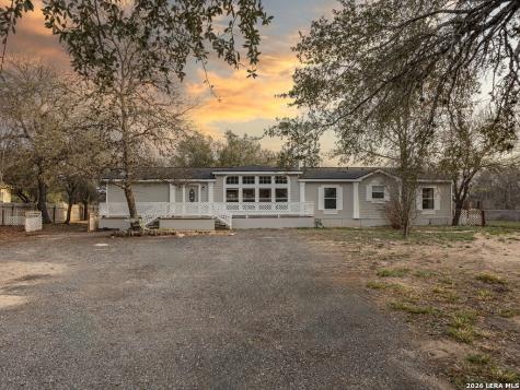 3938 Cannon Wood Elmendorf TX 78112