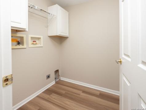 3938 Cannon Wood Elmendorf TX 78112