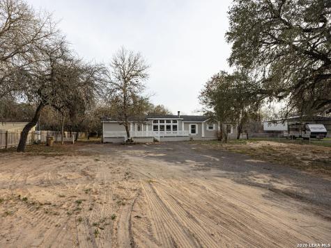 3938 Cannon Wood Elmendorf TX 78112