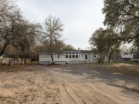 3938 Cannon Wood Elmendorf TX 78112