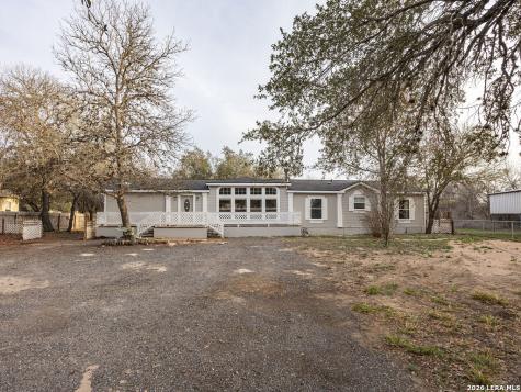 3938 Cannon Wood Elmendorf TX 78112