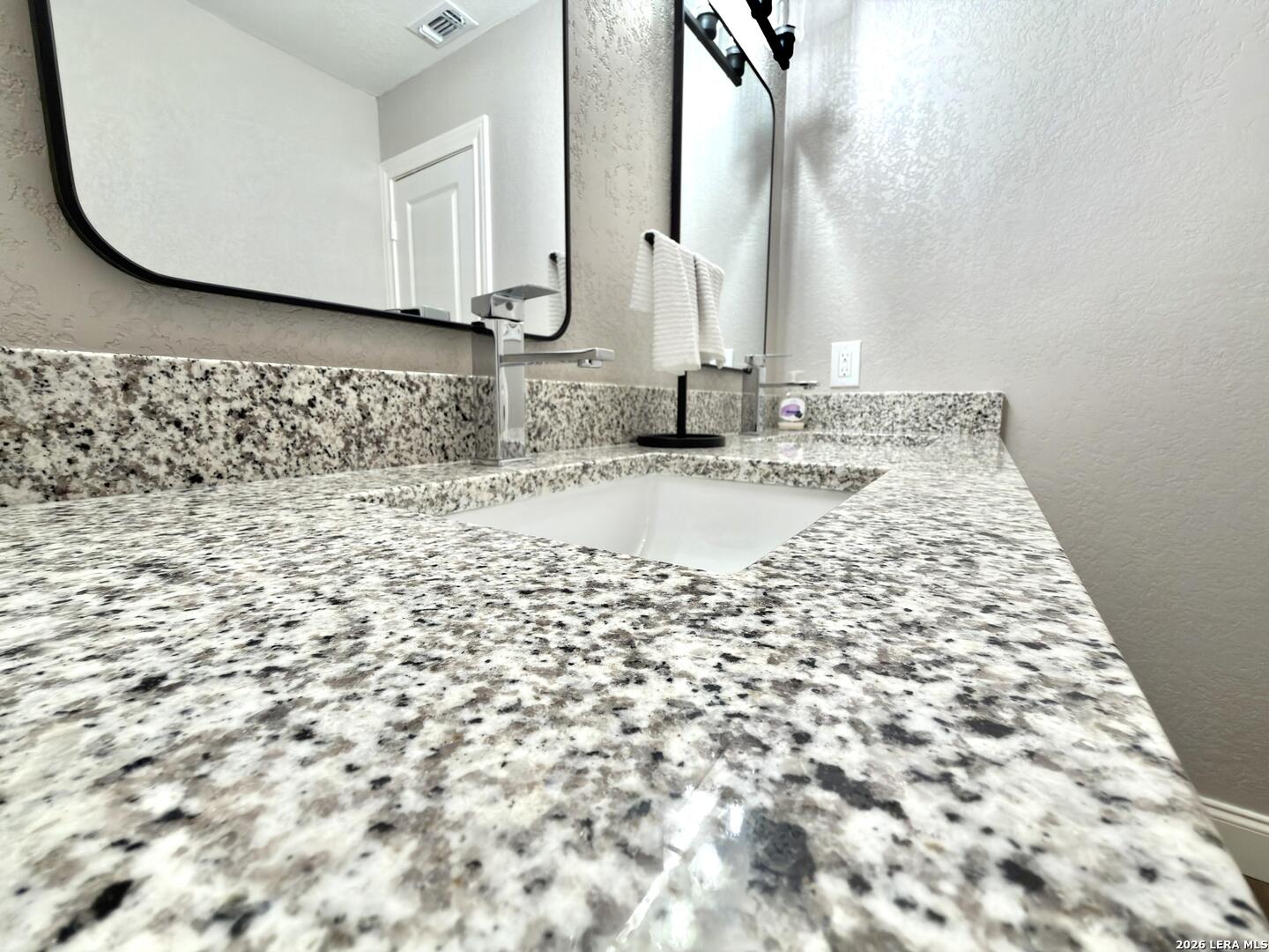 10022 Amber Field San Antonio TX 78245