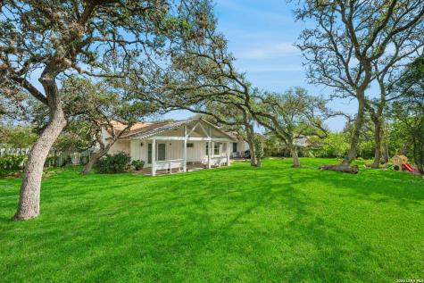 112 Grand Oak Hollywood Park TX 78232