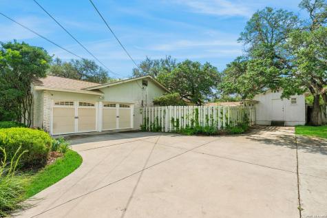 112 Grand Oak Hollywood Park TX 78232