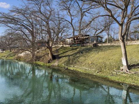 1520 Rocky River Canyon Lake TX 78133