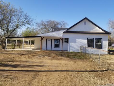 509 Broadway Street Jourdanton TX 78026