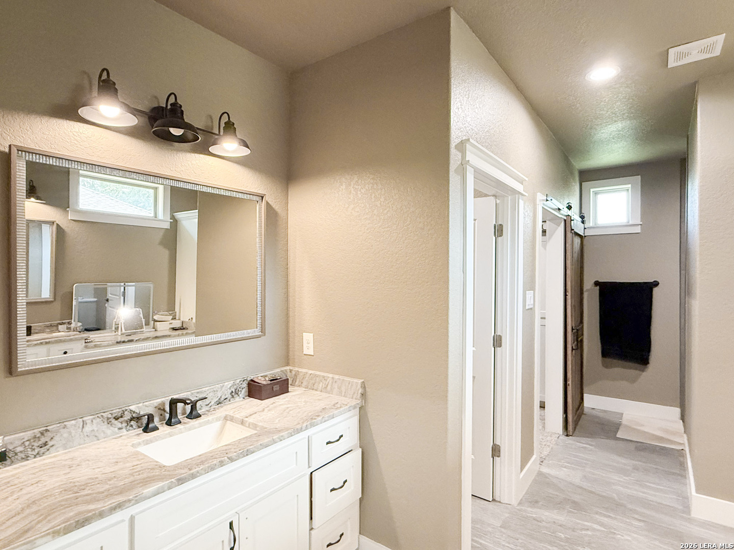 300 Bluebonnet Avenue Devine TX 78016