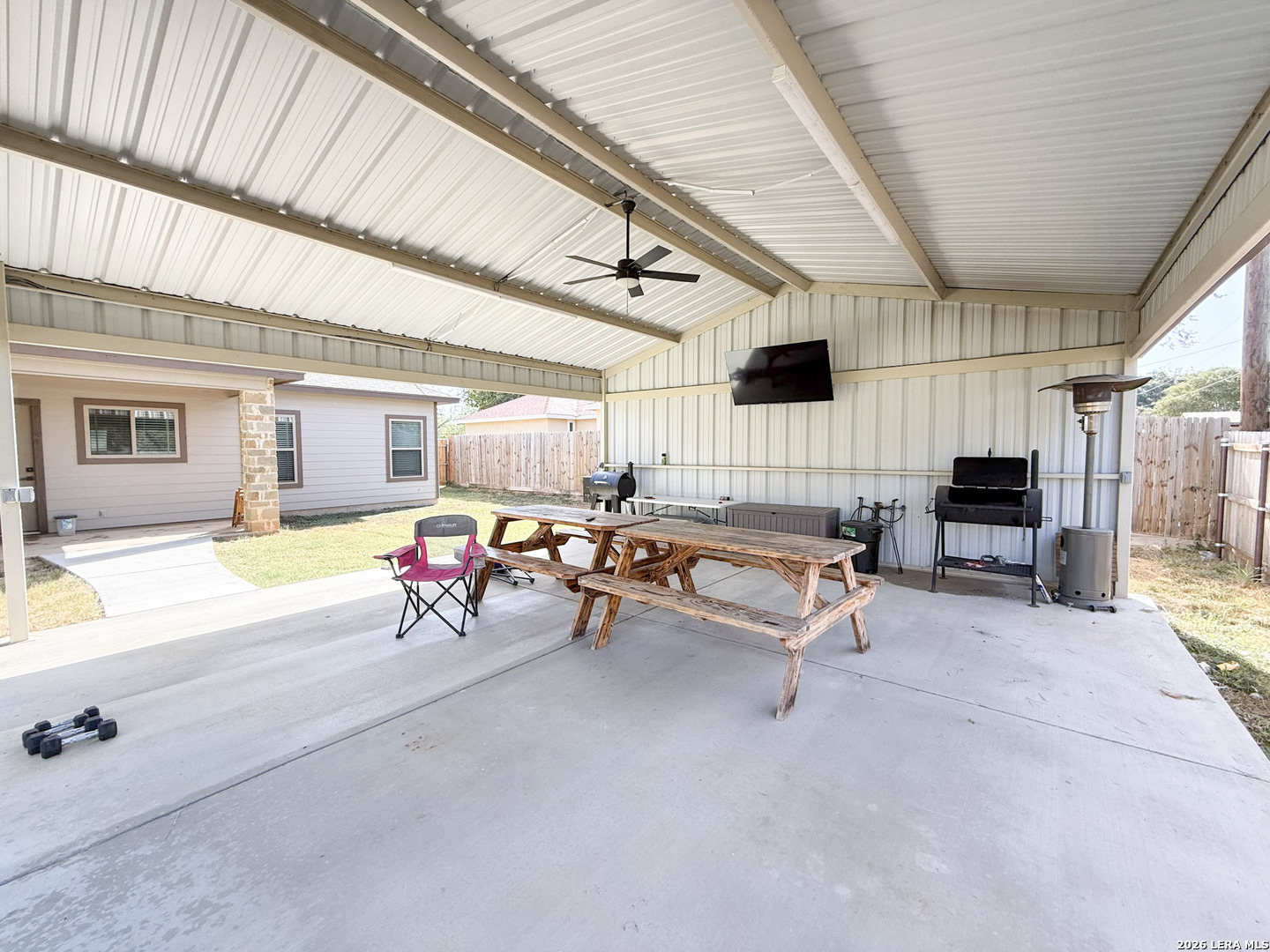 300 Bluebonnet Avenue Devine TX 78016