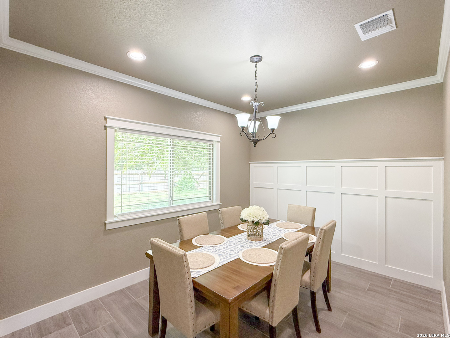 300 Bluebonnet Avenue Devine TX 78016