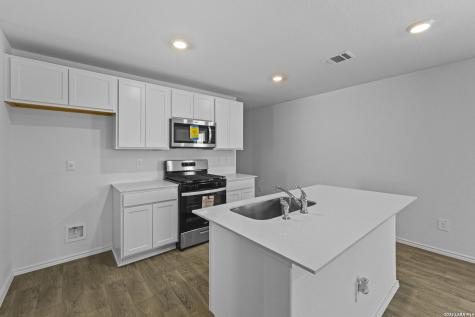 16059 Mahogany Way Elmendorf TX 78112