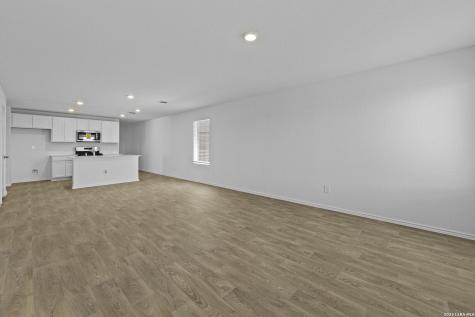 16059 Mahogany Way Elmendorf TX 78112