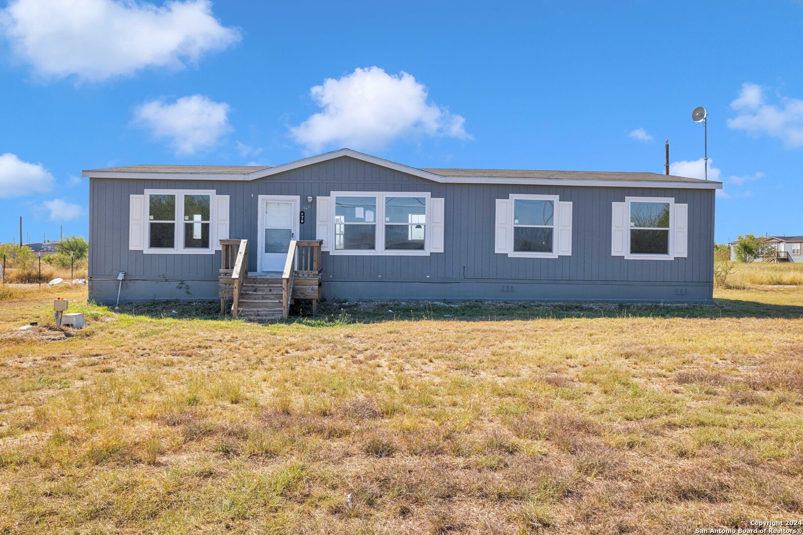 176 County Road 4631 Hondo TX 78861