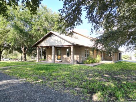 100 County Road 305 George West TX 78022