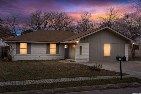 2311 Trails End Kerrville TX 78028