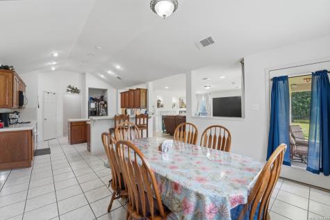 10210 S State Highway 123 Seguin TX 78155