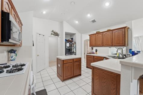 10210 S State Highway 123 Seguin TX 78155