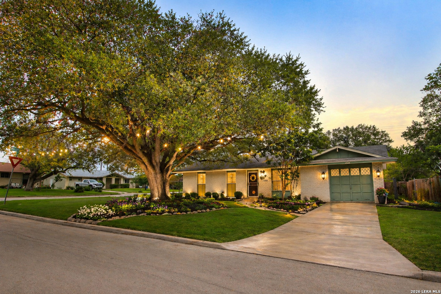 4442 Desert View San Antonio TX 78217