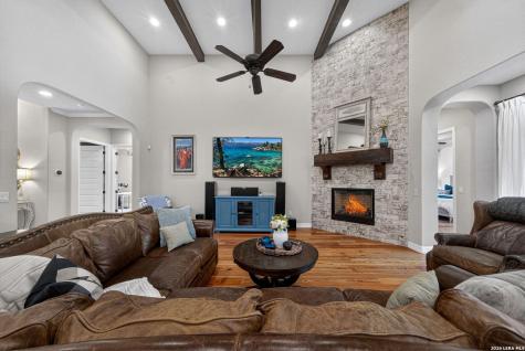 29118 Bambi Boerne TX 78006