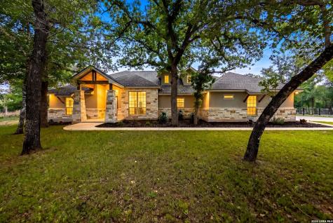 156 Crescent Ridge Adkins TX 78101