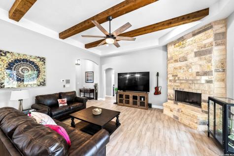 156 Crescent Ridge Adkins TX 78101