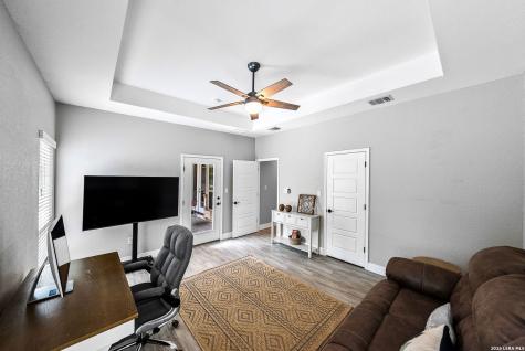 156 Crescent Ridge Adkins TX 78101