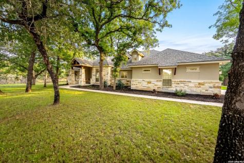 156 Crescent Ridge Adkins TX 78101