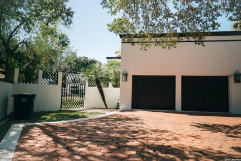 415 Merlin Road Laredo TX 78041