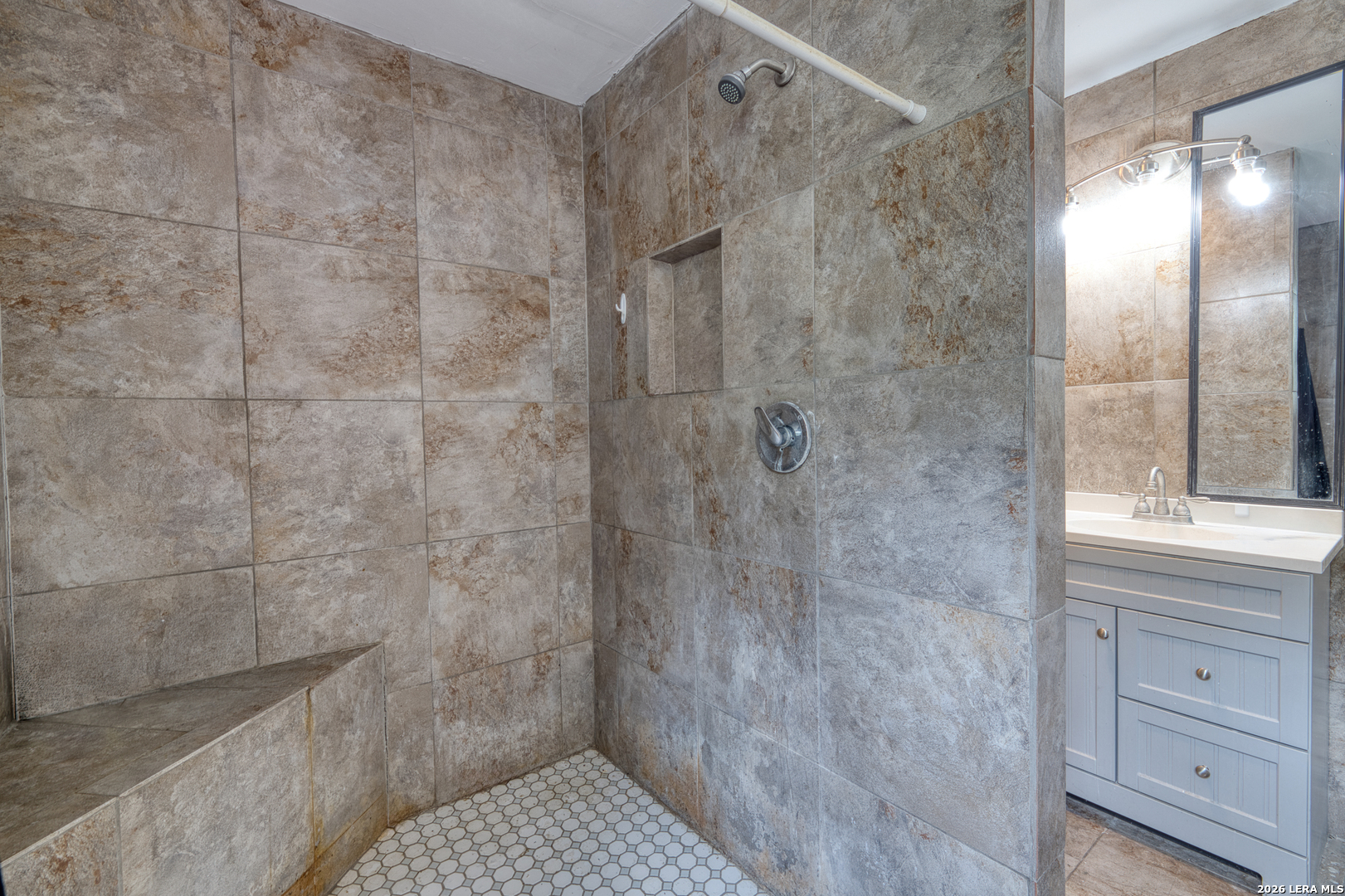 574 N Saddle Mountain Road Leakey TX 78873