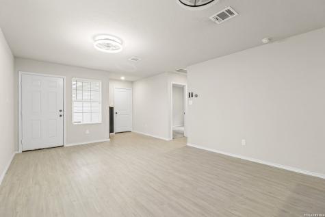 9826 Littleton Grist San Antonio TX 78254