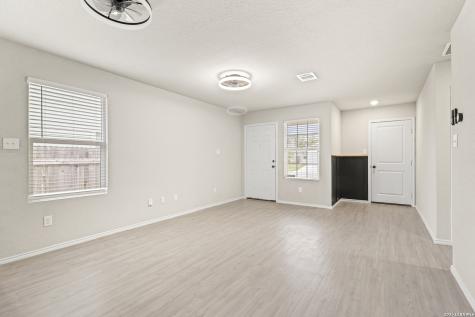 9826 Littleton Grist San Antonio TX 78254