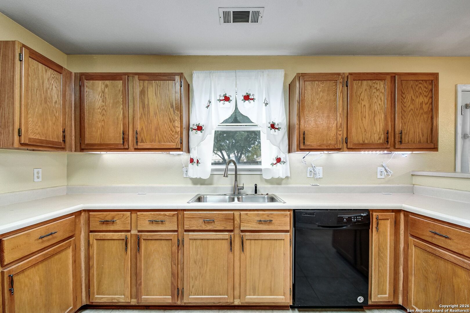 5207 Wood Glen San Antonio TX 78244