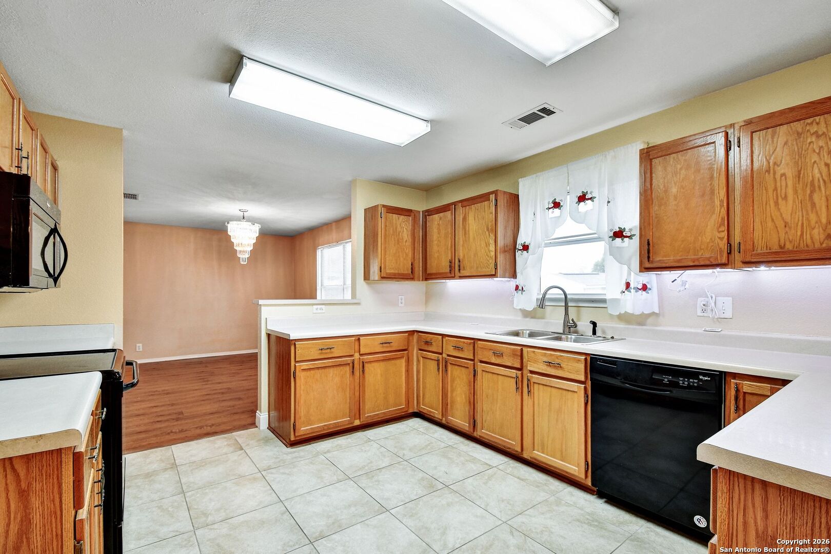 5207 Wood Glen San Antonio TX 78244