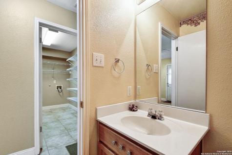 5207 Wood Glen San Antonio TX 78244